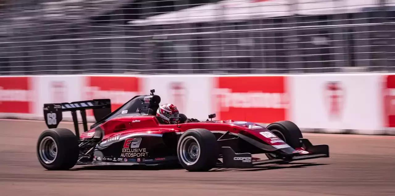 The Thrill of the Race: A Look into the World of IndyCar